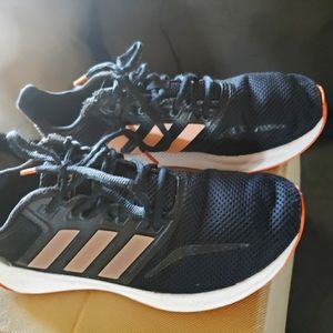 Girls Adidas Sneakers 👟